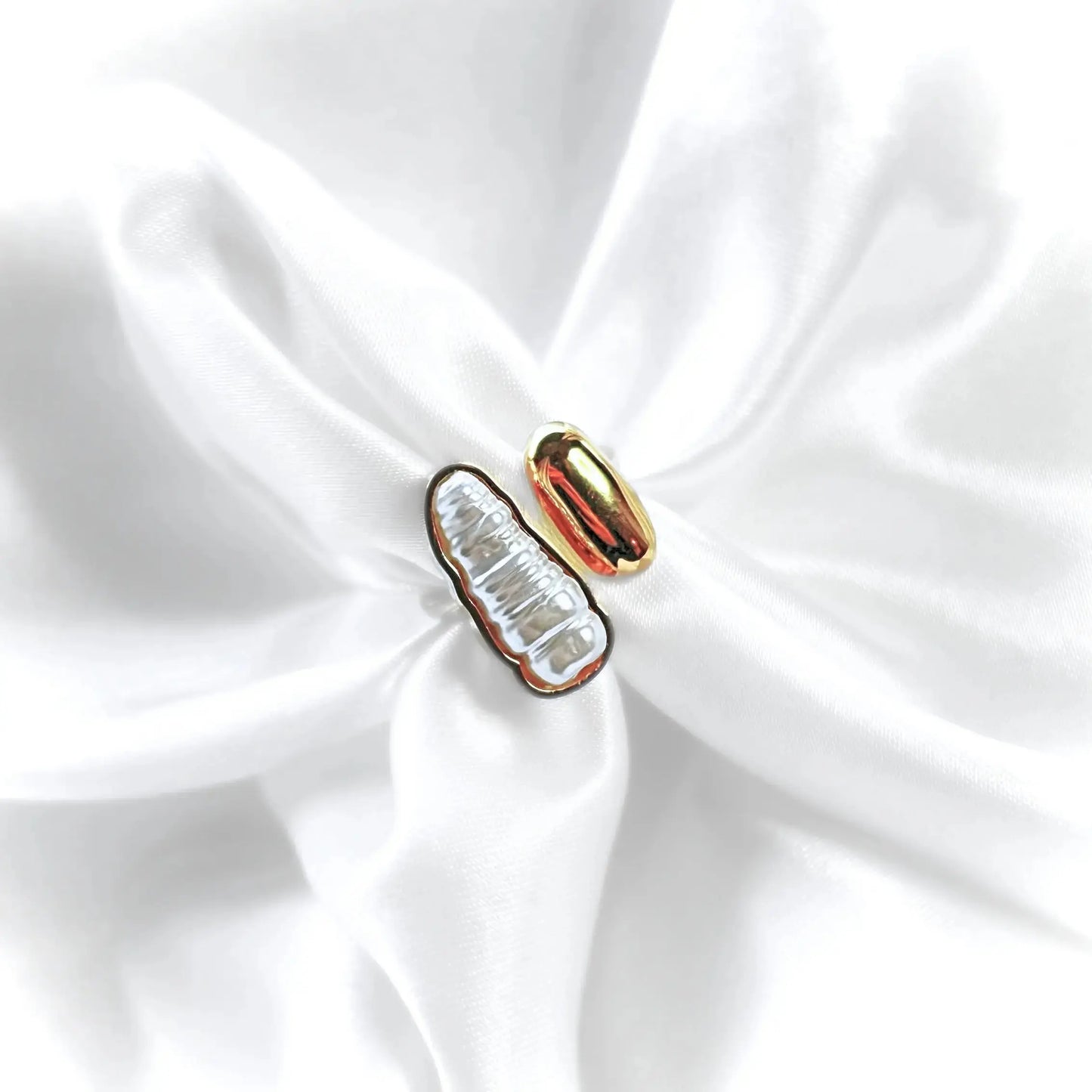 GLOW RING GOLDEN ECHO
