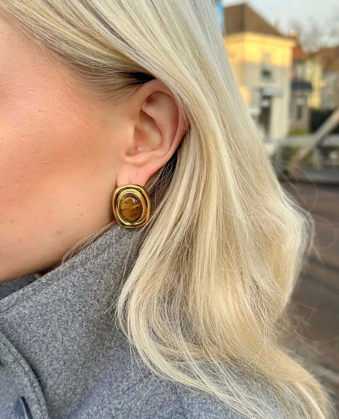 TIGEREYE STUDS GOLDEN ECHO