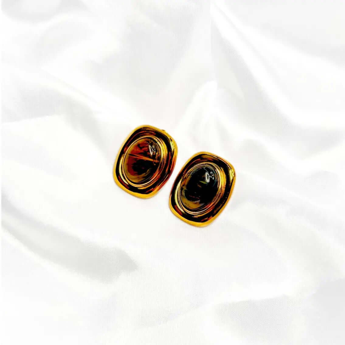 TIGEREYE STUDS GOLDEN ECHO