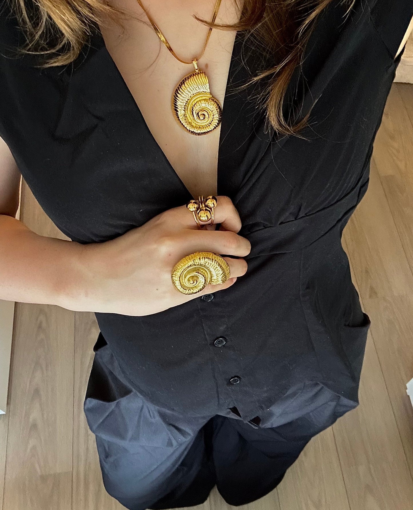 SEA SPIRAL NECKLACE GOLDEN ECHO