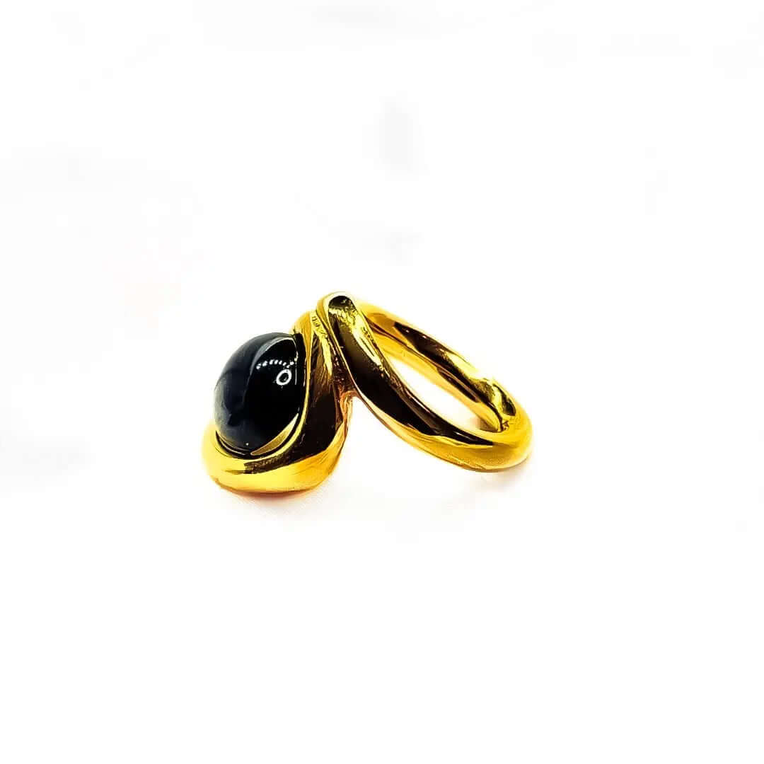 BLACK STONE RING GOLDEN ECHO