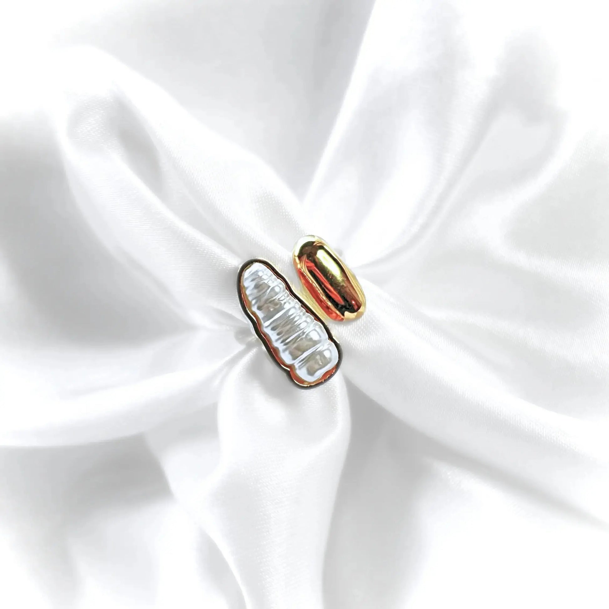 GLOW RING GOLDEN ECHO