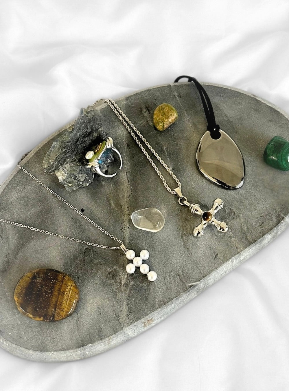 BROWN CROSS NECKLACE | SILVER EDITION GOLDEN ECHO