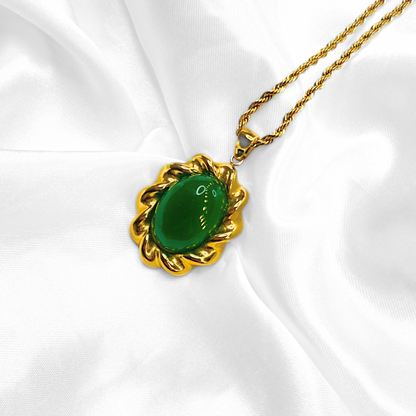 GREEN GEMSTONE NECKLACE GOLDEN ECHO